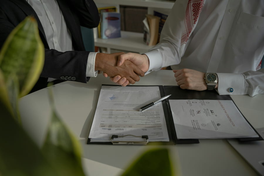 Partenariat d'affaires et collaboration technique